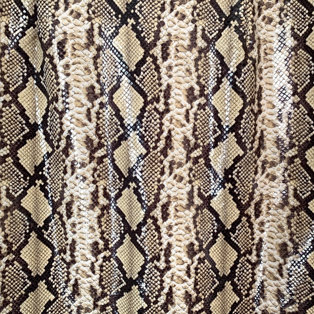 Guess by Marciano size 6 crocodile skirt - Picture 12 of 14